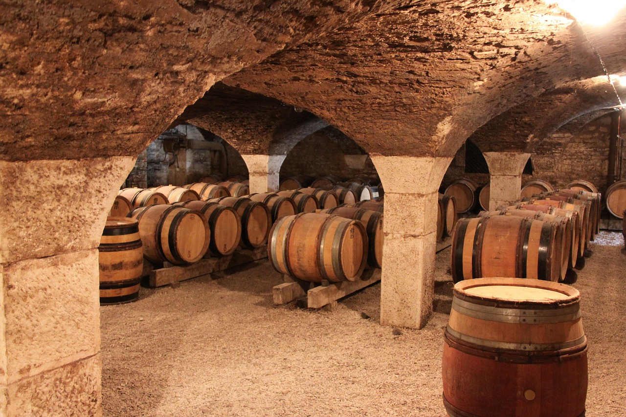 burgundy-1122165_1280.jpg